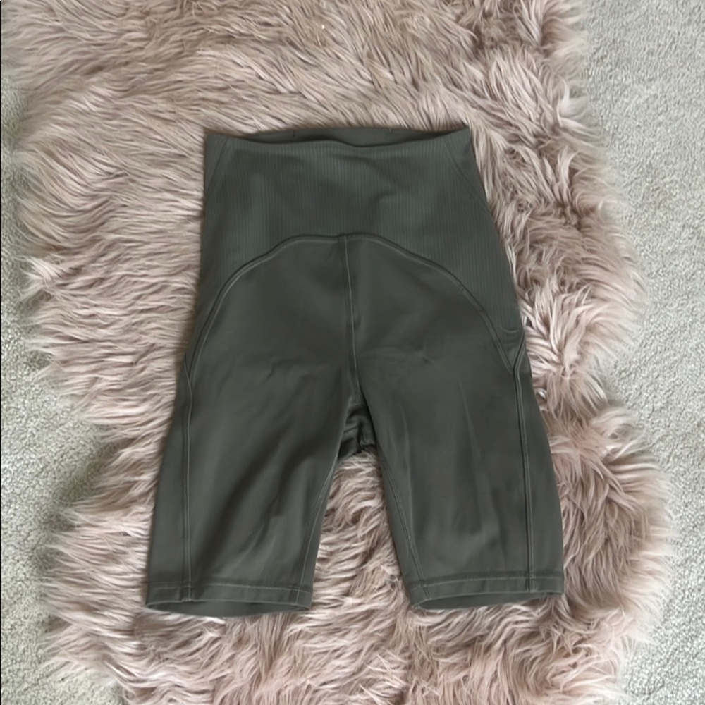 High-Waisted Gray/Green Biker Shorts- Lululemon